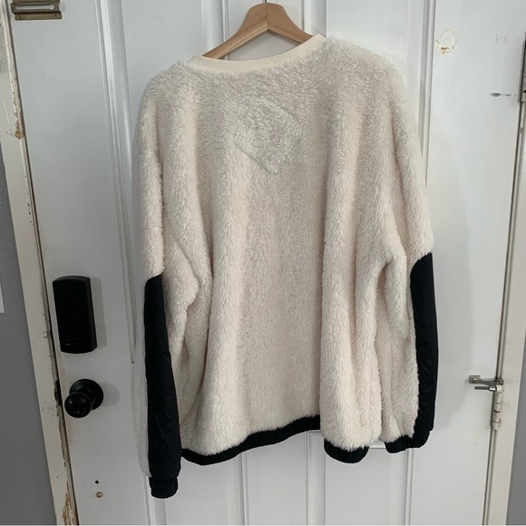 UGG NIKO SHERPA CREWNECK PULLOVER - Picture 9 of 9